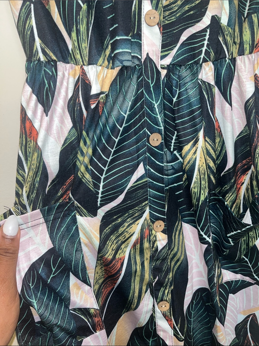 Button-Front Midi Dress with Green Leaf Print - Picture 4 of 5